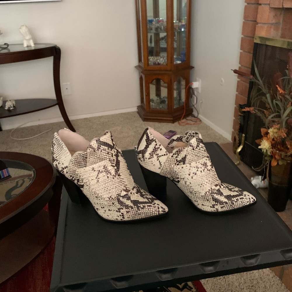 VINCE.  CAMUTO.  BOOTS. Only. Today 24.